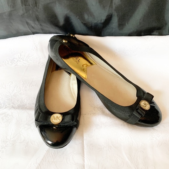 Michael Kors Shoes - MICHAEL KORS DIXIE  BALLET FLATS IN BLACK
